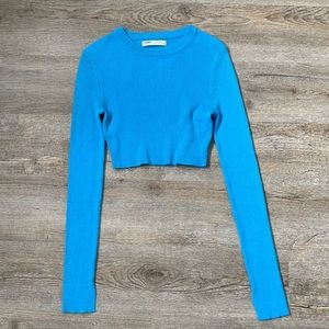 Pull and Bear long sleeve crop top